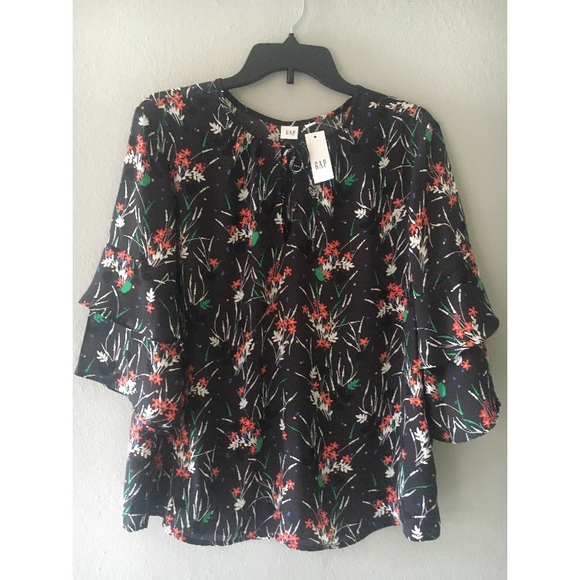 GAP Tops - Black floral GAP top!! Make an offer!!!